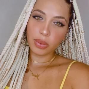 Meet your Posher, Marcela